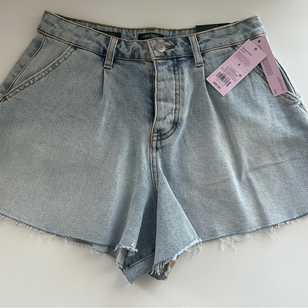 High-Rise Denim Women's Shorts, size 6.